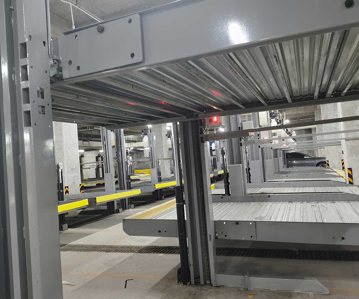 俯仰機械車庫的安全裝置